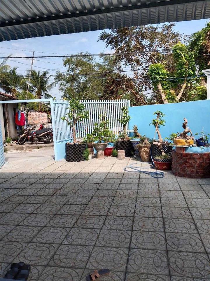 Nhà cấp 4 nội thất cao cấp cách quốc lộ 300m đường xe oto vô toi