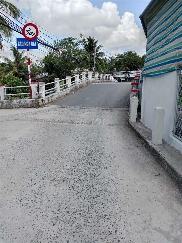 Nhà cấp 4 nội thất cao cấp cách quốc lộ 300m đường xe oto vô toi