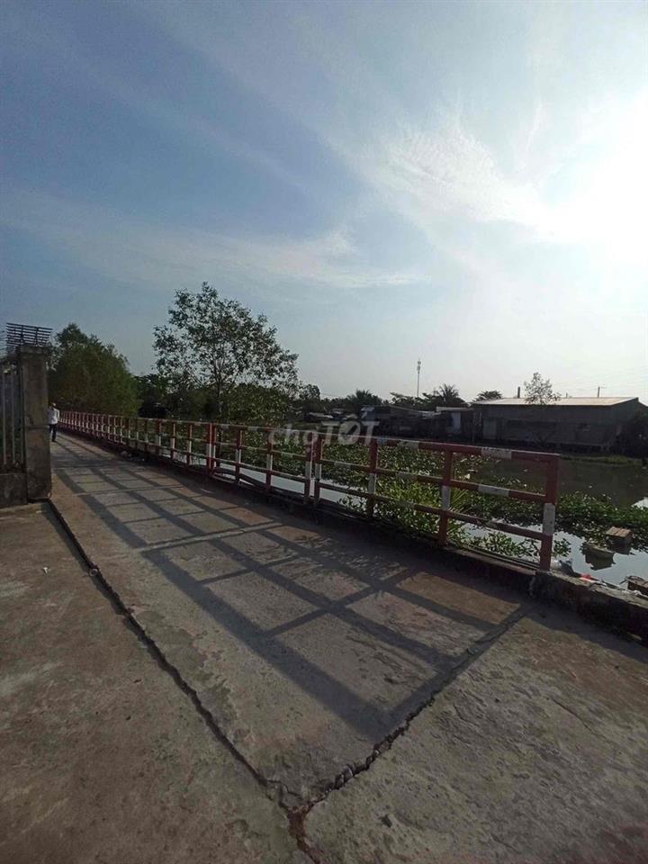 Nền đẹp có sẵn nhà mới xây nền cao gần Nam Long2 Central Lake