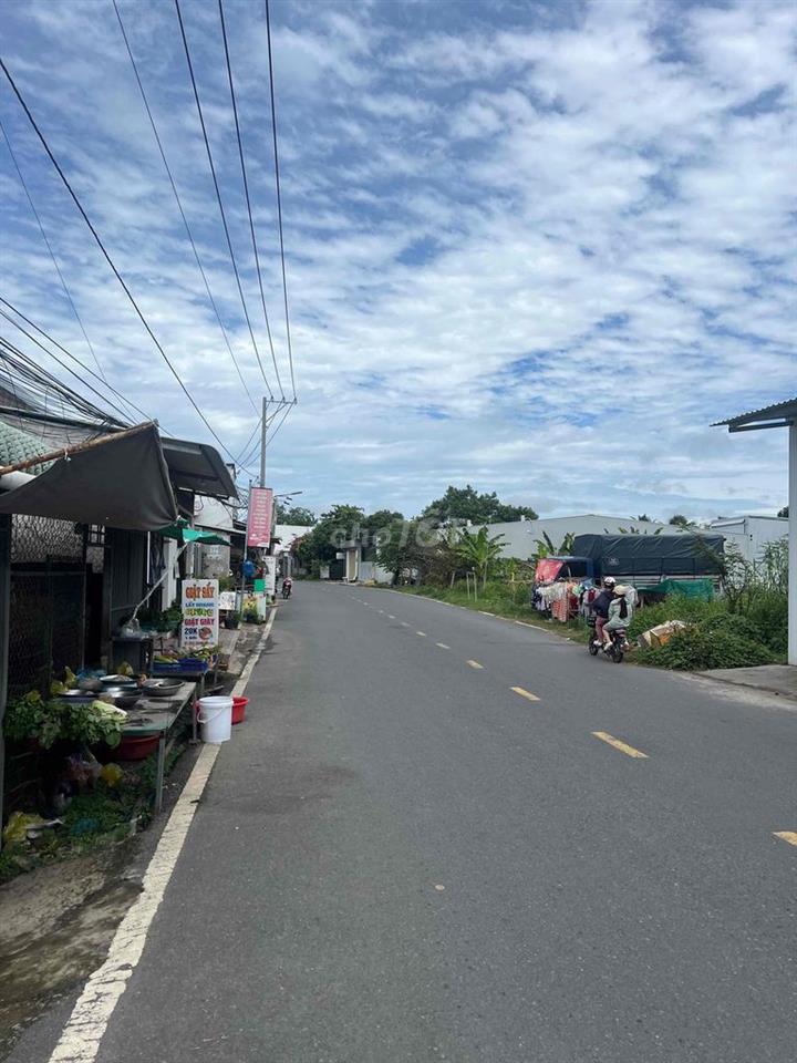 Đất mặt tiền Chí Sinh gần chợ