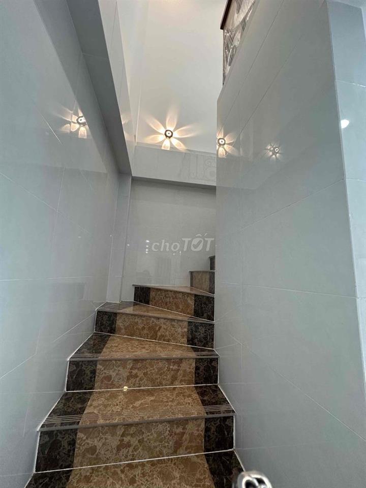 NHÀ HOÀN CÔNG CẦN BÁN