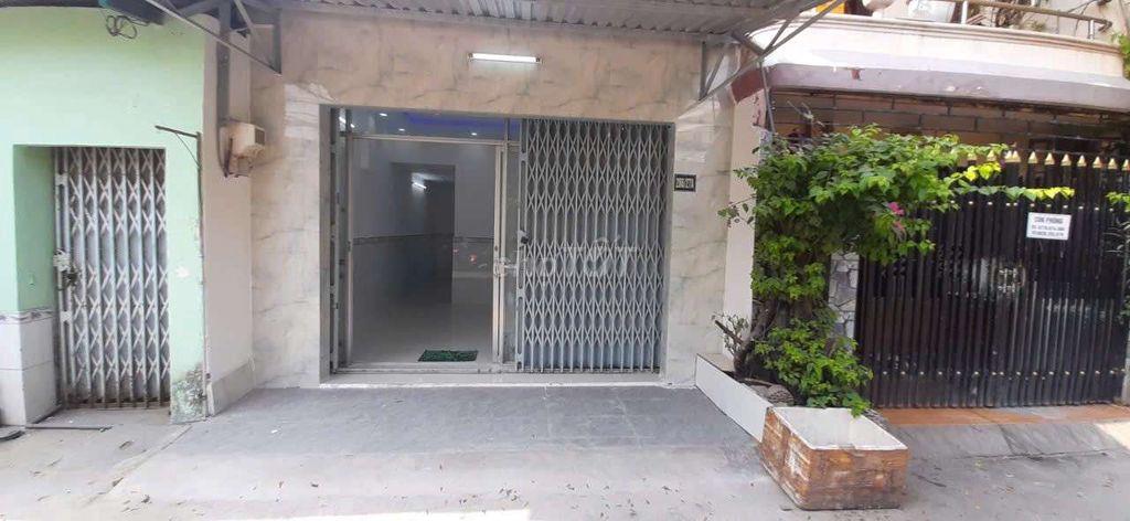 Bán nhà giá rẻ ở trung tâm CMT8