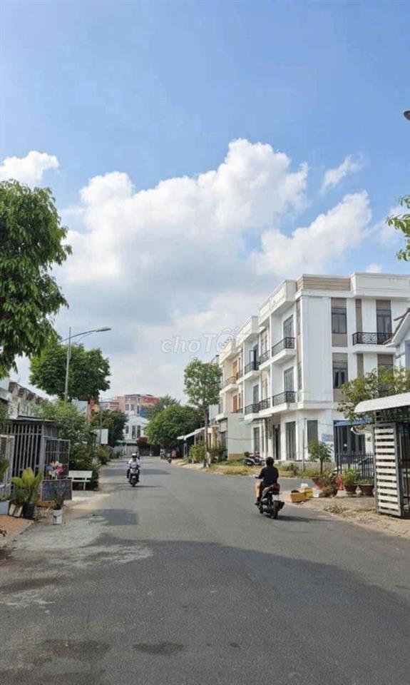 BÁN NHÀ TRỆT LẦU - SỔ HỒNG - KDC HOÀNG QUÂN gần Trường FPT, ĐH Tây Đô