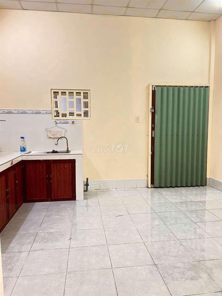 BÁN NHÀ TRỆT LẦU - SỔ HỒNG - KDC HOÀNG QUÂN gần Trường FPT, ĐH Tây Đô