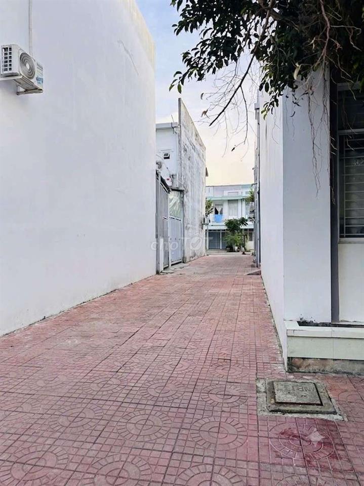 CHO THUÊ NHÀ TRỆT LẦU - GÓC HẺM HÔNG THOÁNG MÁT - KDC HOÀNG QUÂN