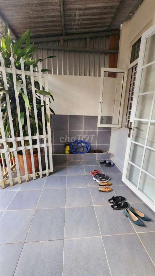 CHO THUÊ NHÀ TRỆT LẦU - KDC HOÀNG QUÂN - GẦN TRƯỜNG FPT