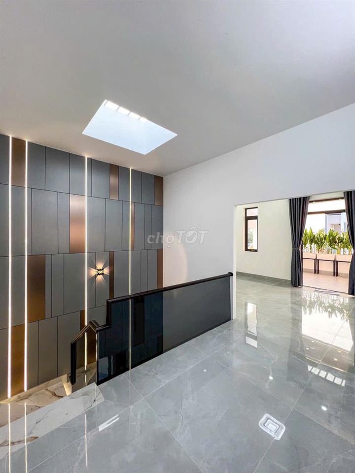 Nhà 3 Tầng Lầu Mới 100% Full Nội Thất Đẹp - KDC Hồng Loan - 5,8 Tỷ TL