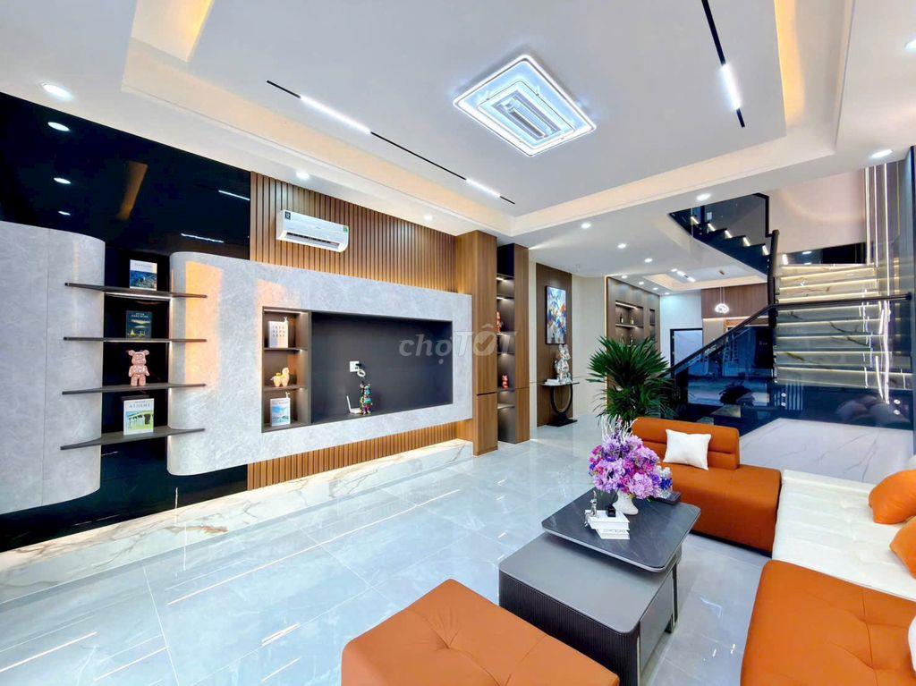 Nhà 3 Tầng Lầu Mới 100% Full Nội Thất Đẹp - KDC Hồng Loan - 5,8 Tỷ TL