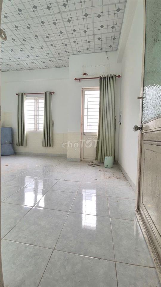 CẦN RA NHANH - NHÀ 1T1L KDC HOÀNG QUÂN - SỔ HỒNG - GẦN TRƯỜNG FPT
