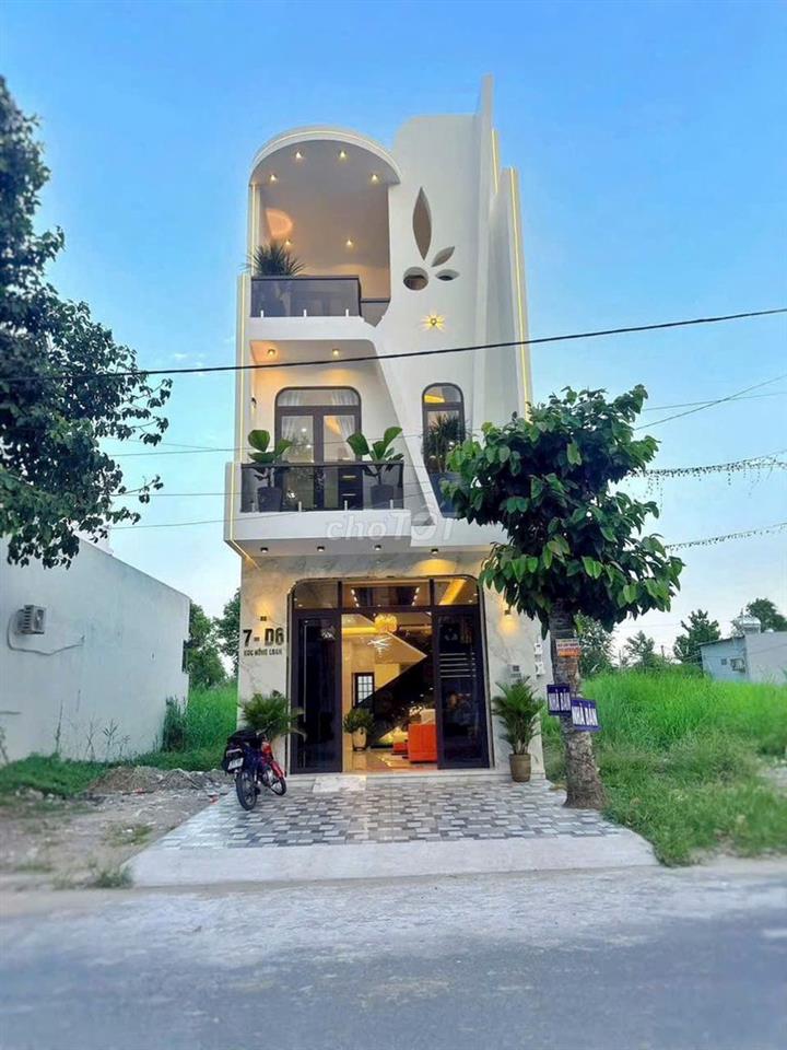 Nhà 3 Tầng Xây Mới Full Nội Thất - Đường D6 KDC Hồng Loan – Giá 5,4 Tỷ