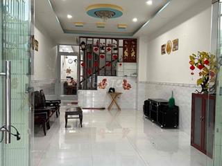 Nhà mặt tiền đường số 7