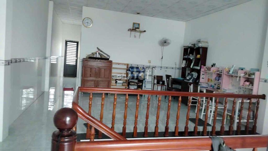 Nhà rộng giá mềm nhất khu