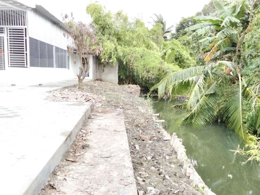 Mặt tiền sử dụng lớn