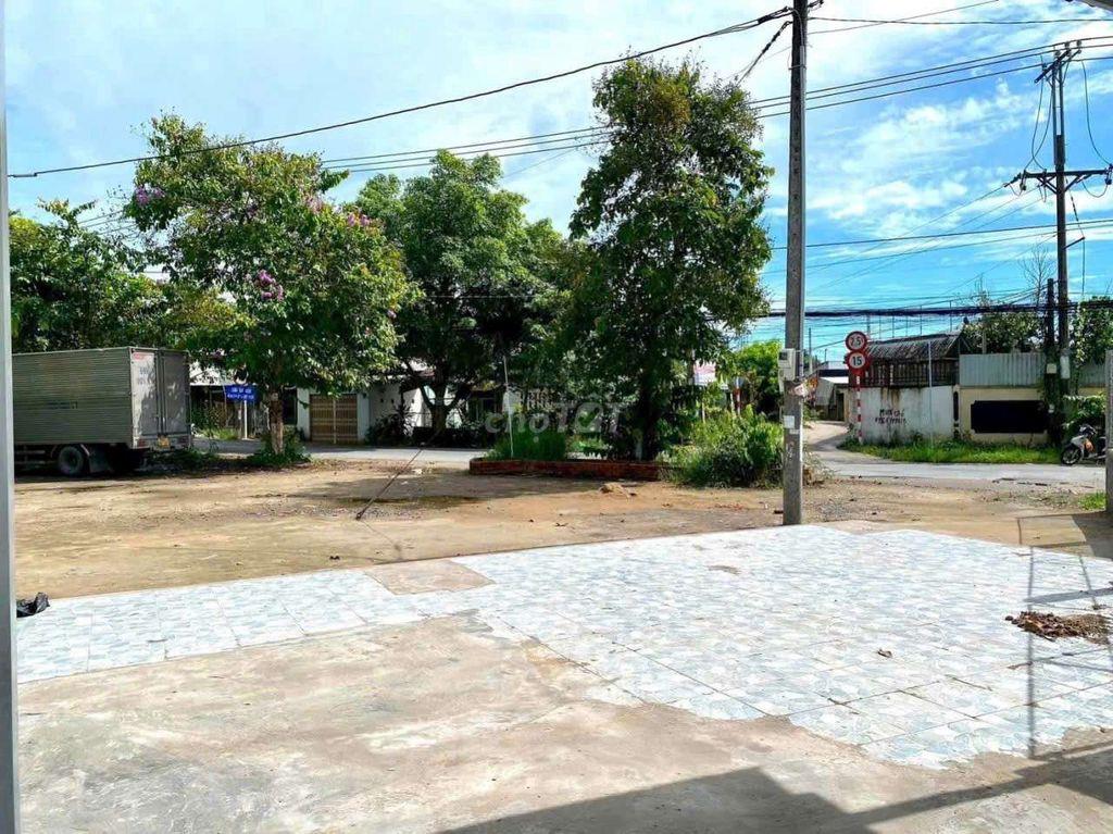 Mặt tiền sử dụng lớn
