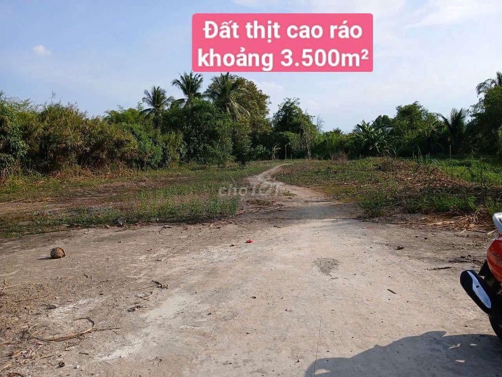 Đất đẹp hiếm có