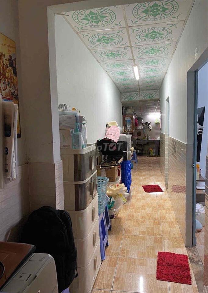 Bán đất tặng nhà cấp 4