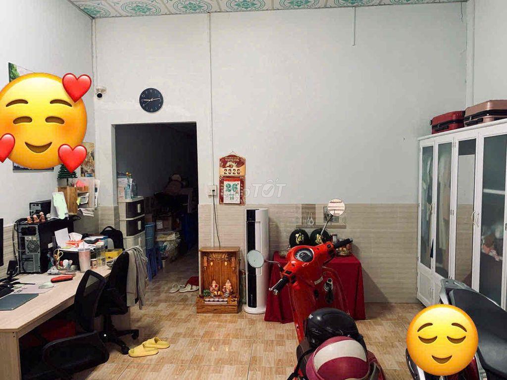 Bán đất tặng nhà cấp 4