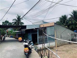 Bán đất tặng nhà cấp 4