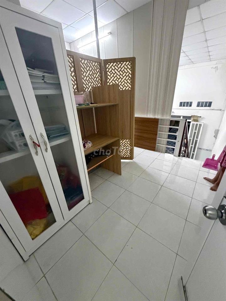 BÁN NHÀ 1 TRỆT 1 LỬNG MẶT TIỀN ĐƯỜNG LÀNG HOA BÀ BỘ