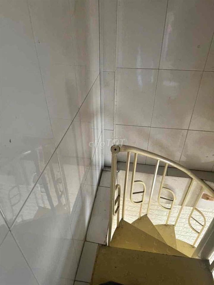 Bán nhà siêu nhỏ MT Trần Việt Châu