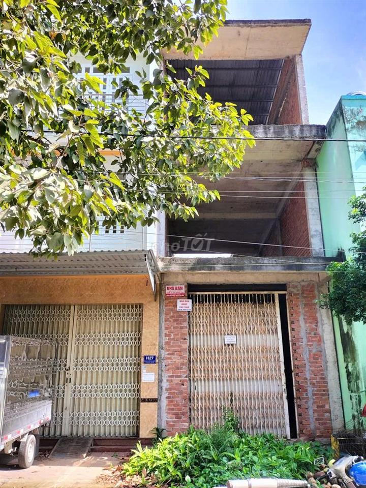 Bán nhà thô, trệt + 2 lầu