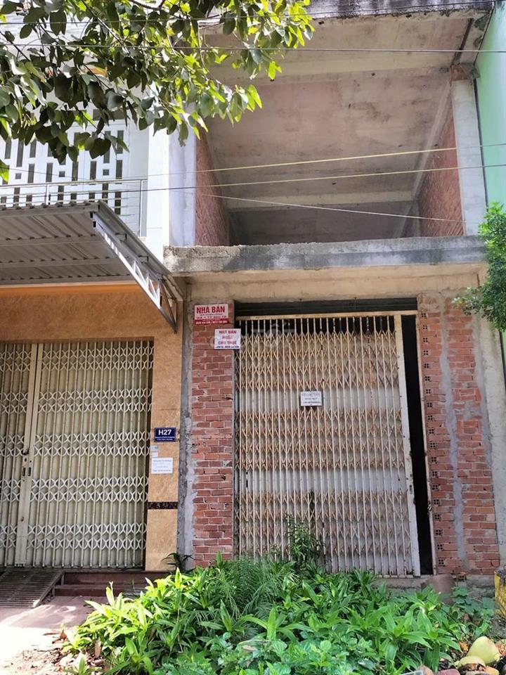 Bán nhà thô, trệt + 2 lầu
