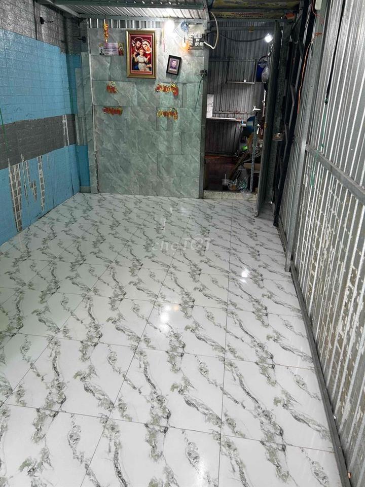 nhà ven sông