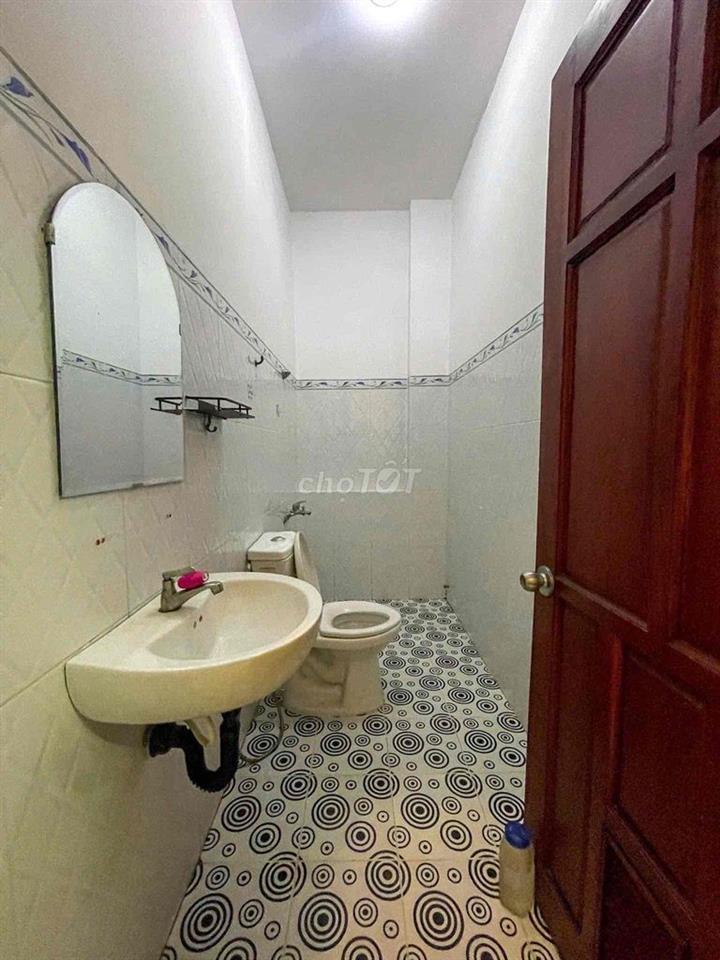 nhà trệt lầu 3pn 3wc sẵn Nội thất KDC Hưng Phú 1