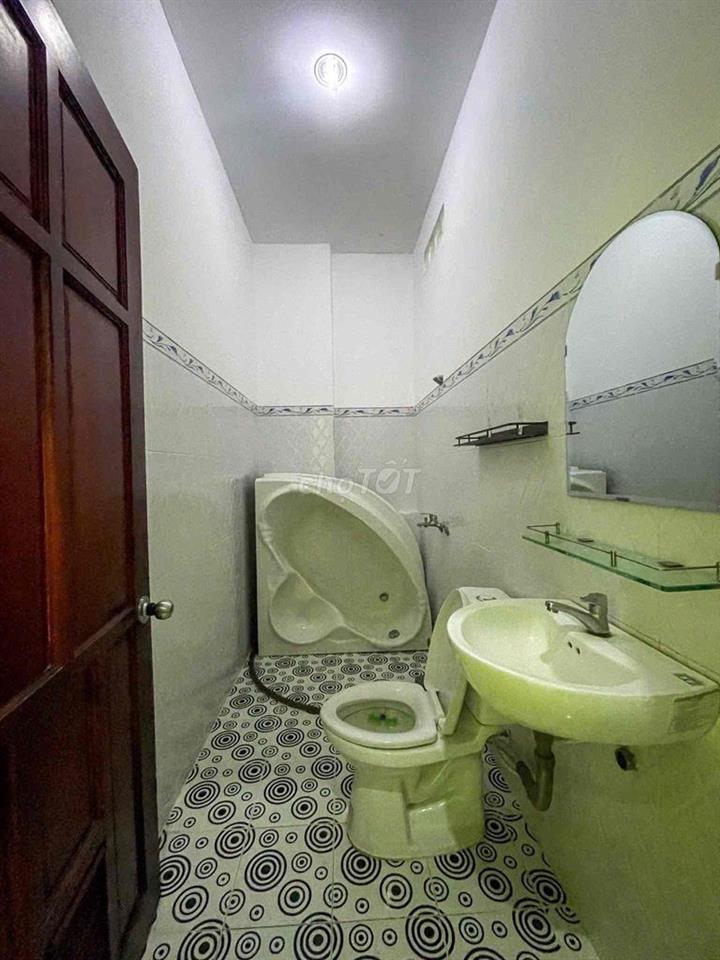 nhà trệt lầu 3pn 3wc sẵn Nội thất KDC Hưng Phú 1