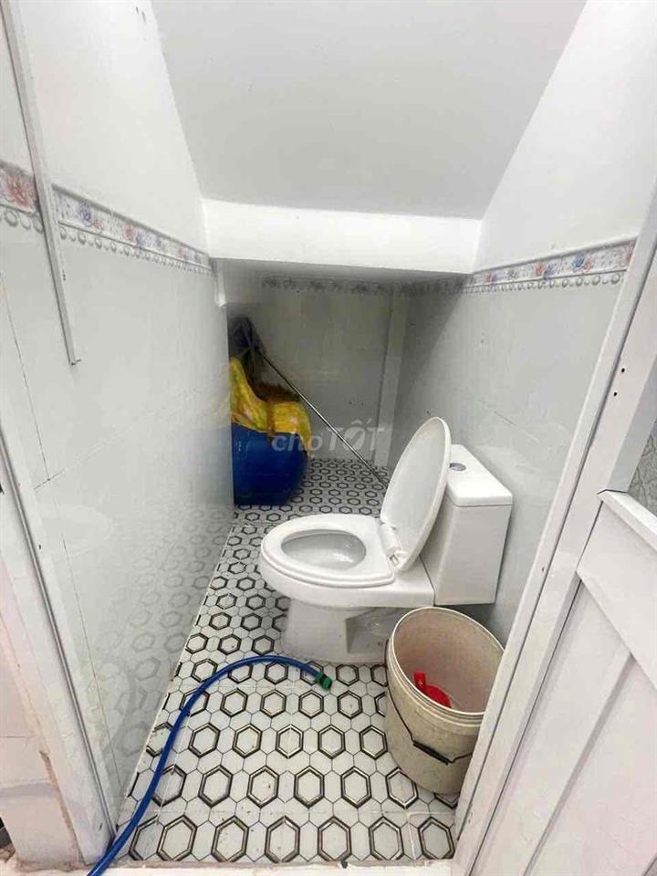 Nhà 2pn 2 máy lạnh hẻm 11ĐKTW