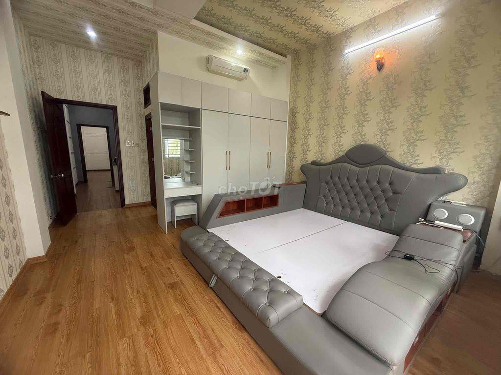 Nhà 4pn 4wc KDC Hưng Phú 1