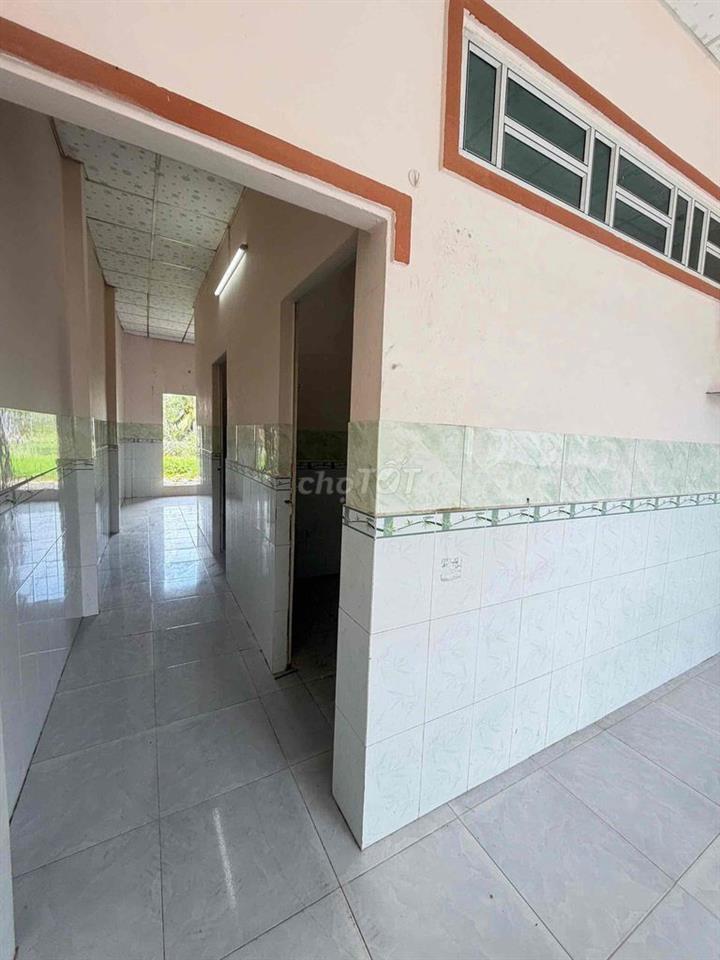 Nhà sân vườn gần Đh Tây Đô