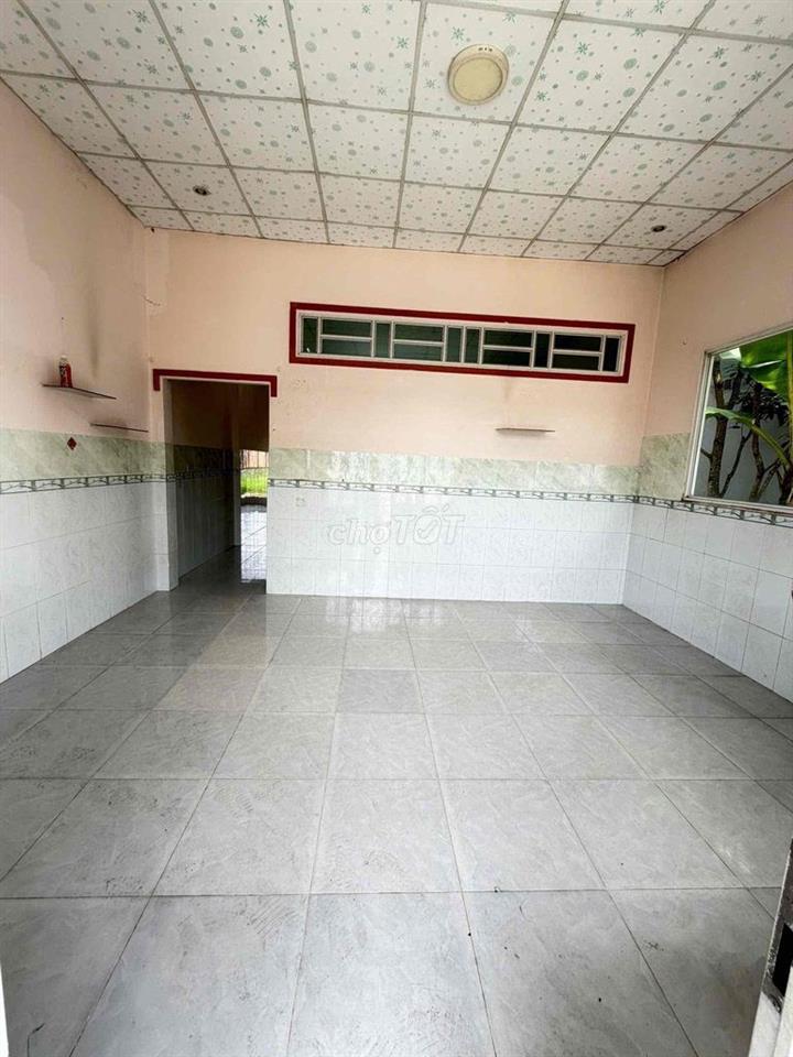 Nhà sân vườn gần Đh Tây Đô