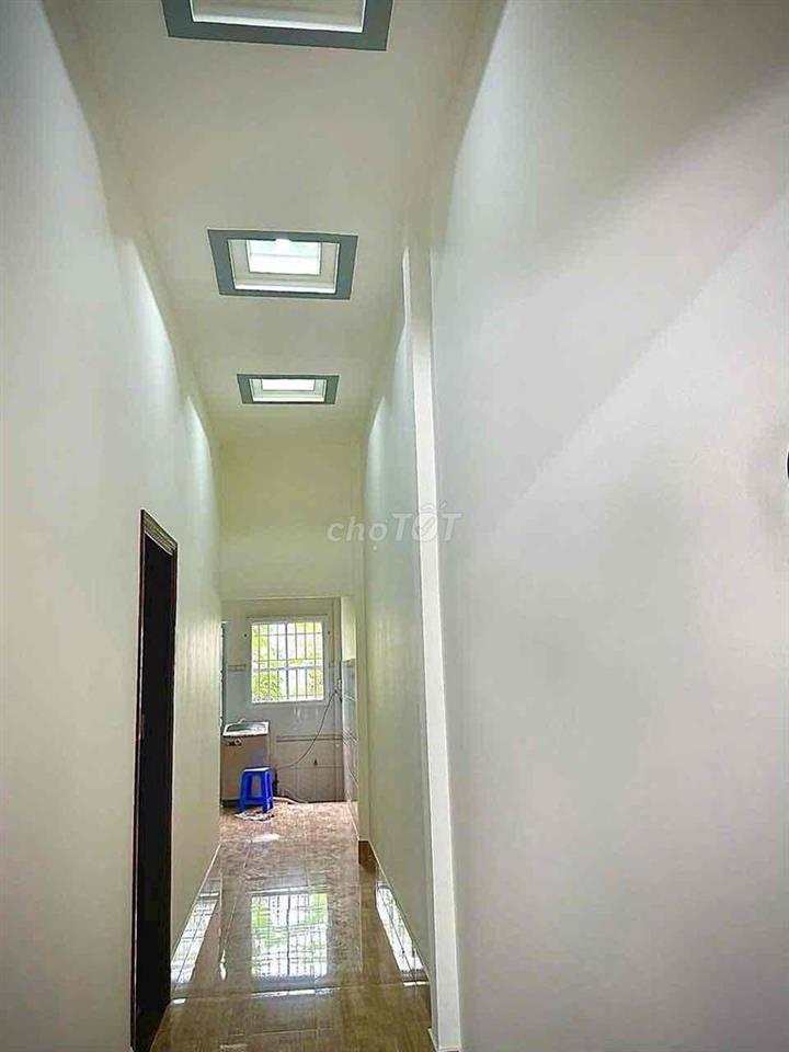 Nhà mới 2 phòng hẻm oôt Hoàng Quốc Việt