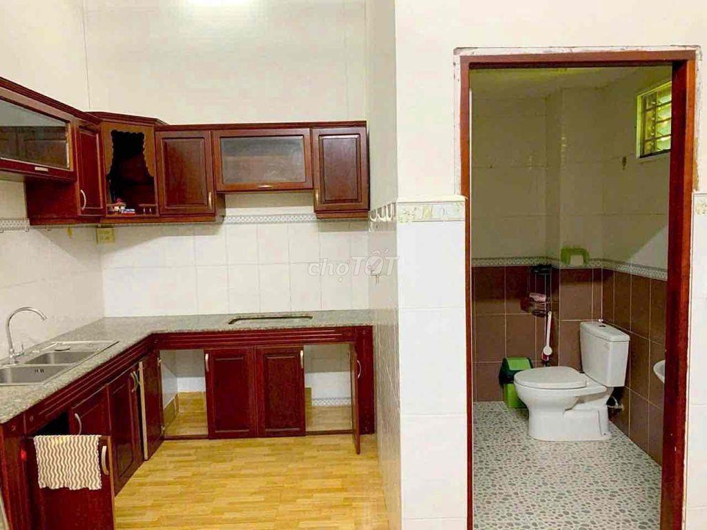 Nhà mới 2 phòng hẻm oôt Hoàng Quốc Việt