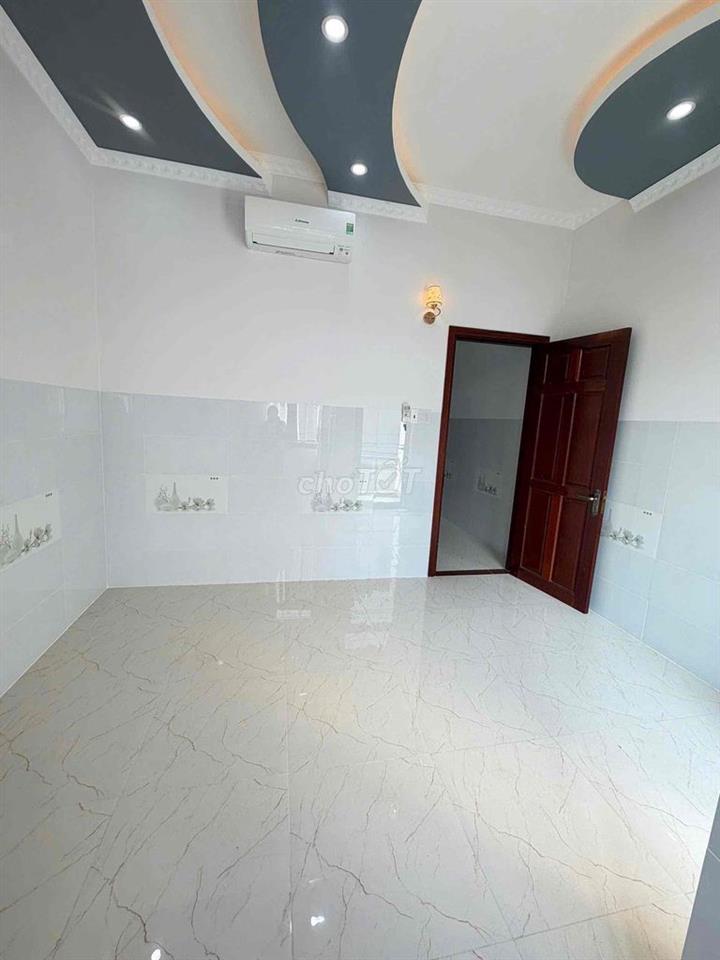 Nhà 2 lầu 4pn 4 máy lạnh gần Chợ Cầu ván (Lê Phước Thọ)