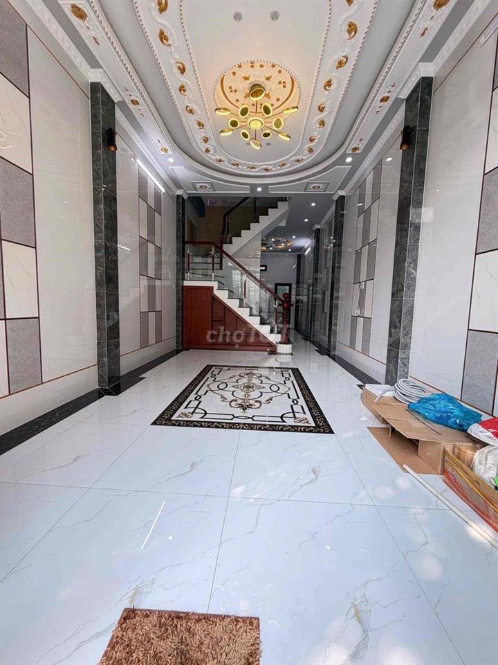 Nhà 2 lầu 4pn 4 máy lạnh gần Chợ Cầu ván (Lê Phước Thọ)