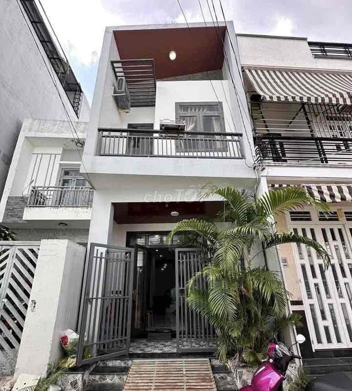 Nhà lầu full nội thất Hẻm Đoàn Thị Điểm