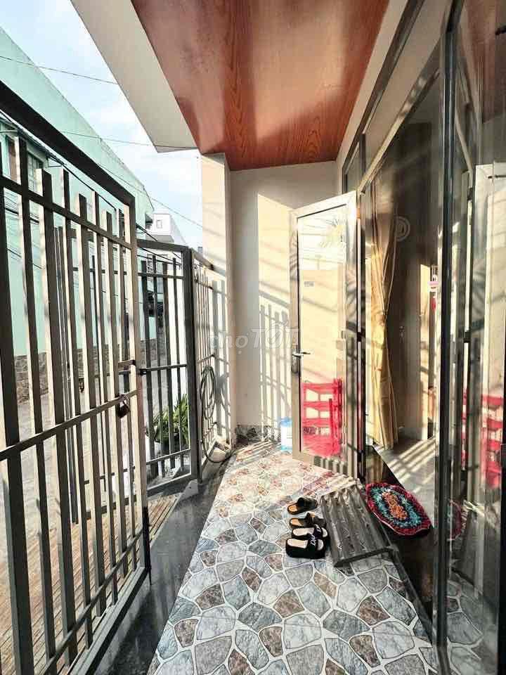 Nhà lầu full nội thất Hẻm Đoàn Thị Điểm