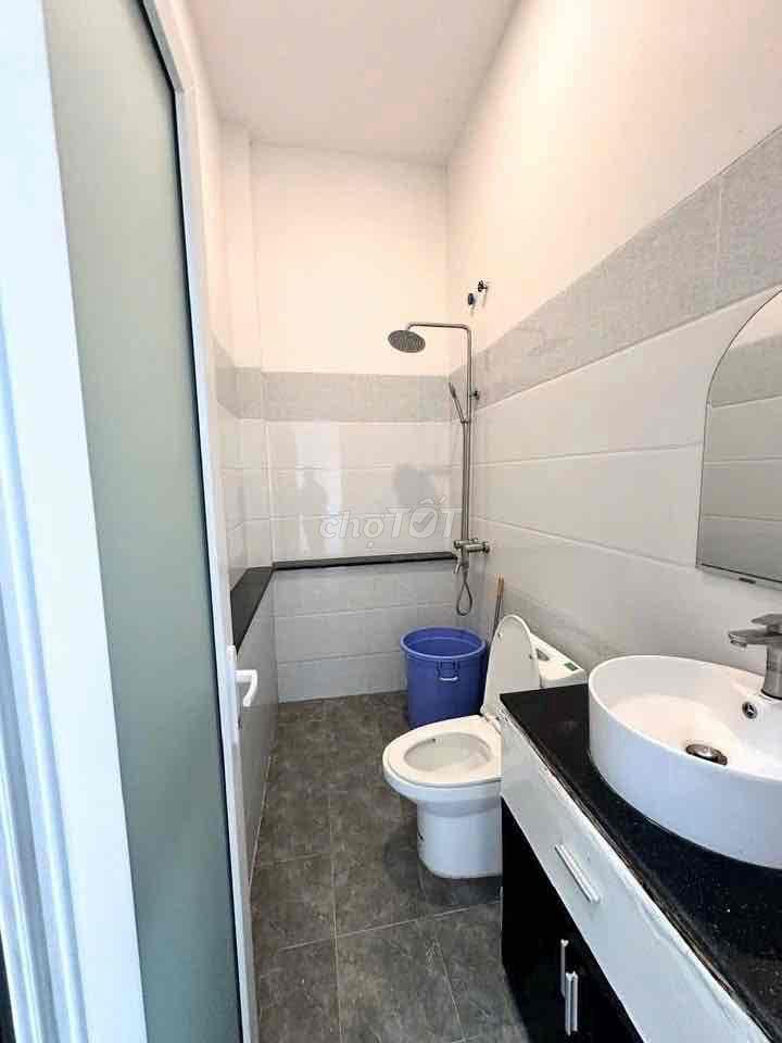 Nhà lầu full nội thất Hẻm Đoàn Thị Điểm