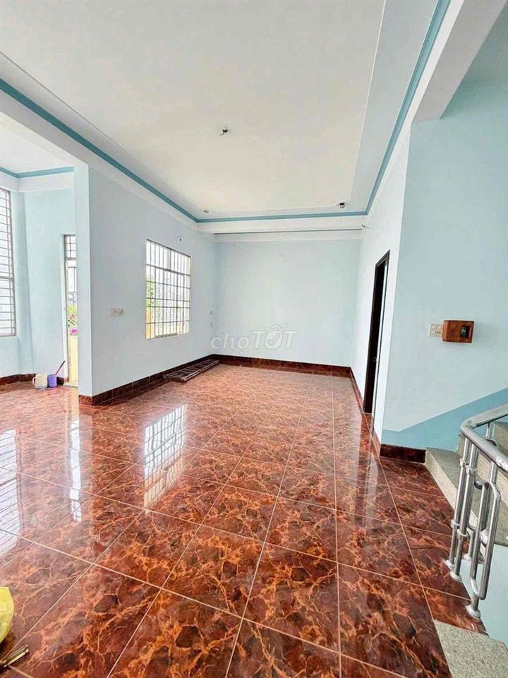 Cho thuê biệt thự  góc 2 mặt tiền 600m2 ngay trung tâm NK