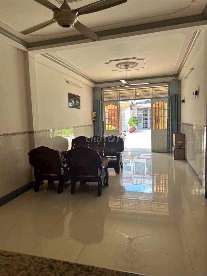 Nhà lầu 3 phòng KDC 586