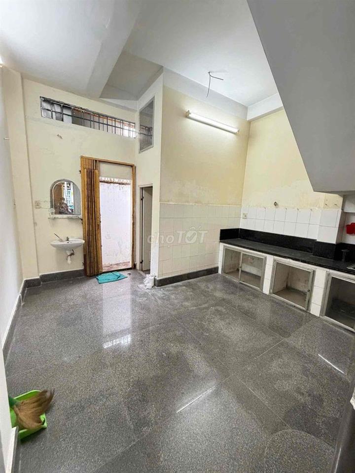 Nhà 3 phòng trục chính hẻm 30/4