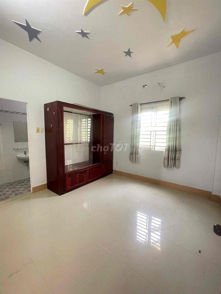 Nhà lầu hẻm 30/4 gần Đài truyền hình
