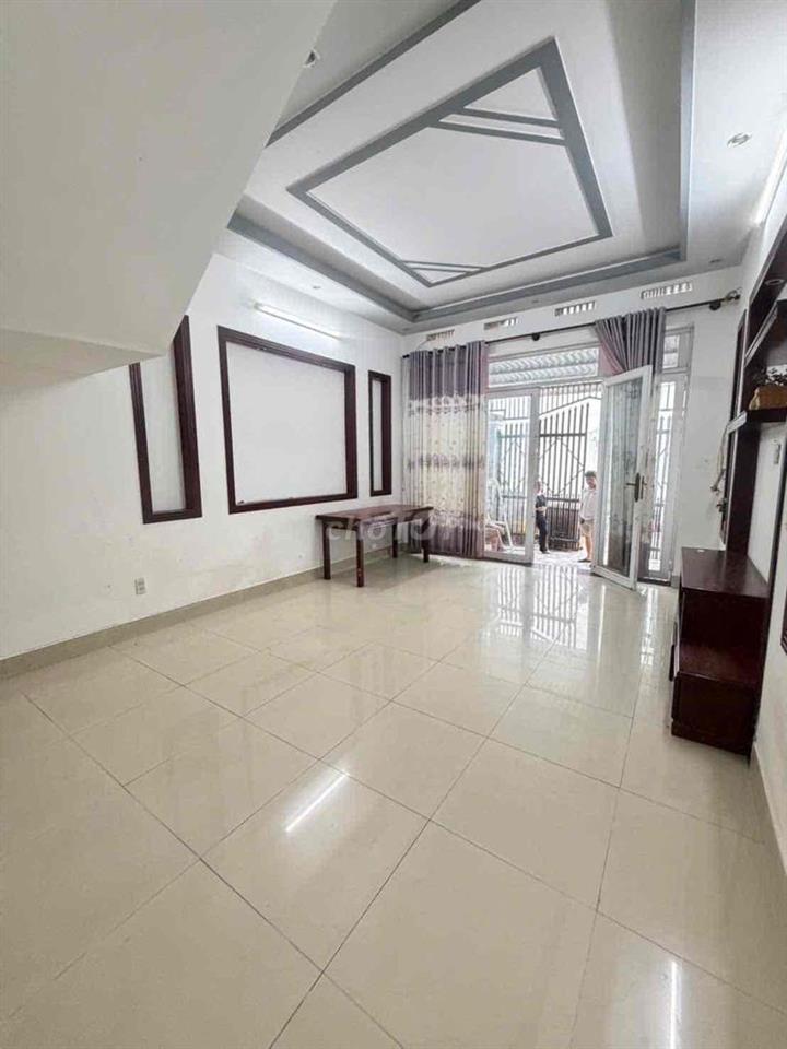 Nhà 3pn có nội thất hẻm oto Trần Quang Diệu