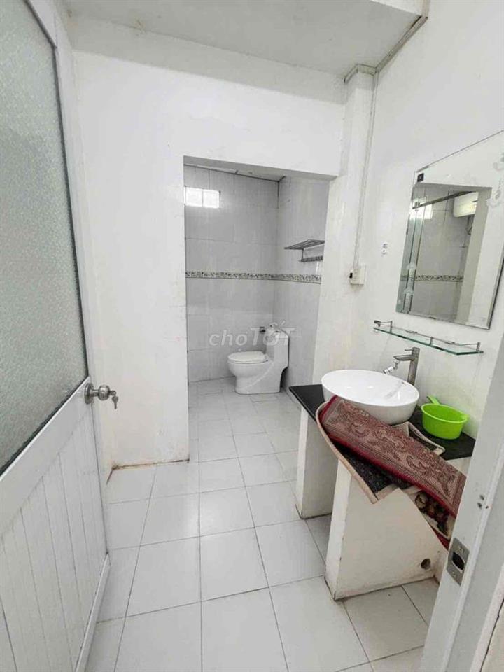 Nhà lầu có nội thất hẻm 3/2