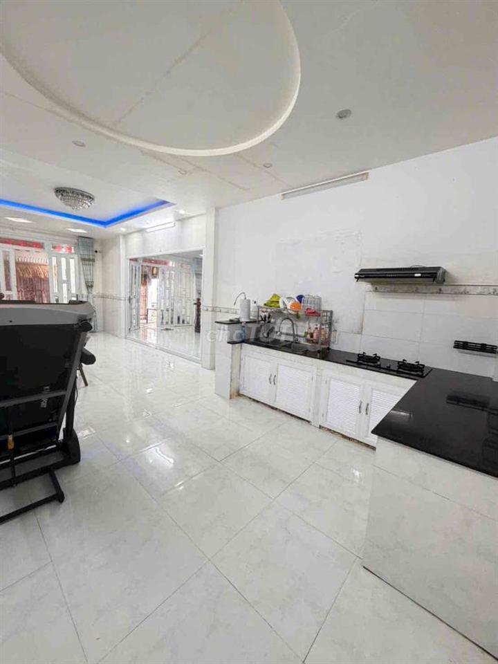 Nhà lầu có nội thất hẻm 3/2