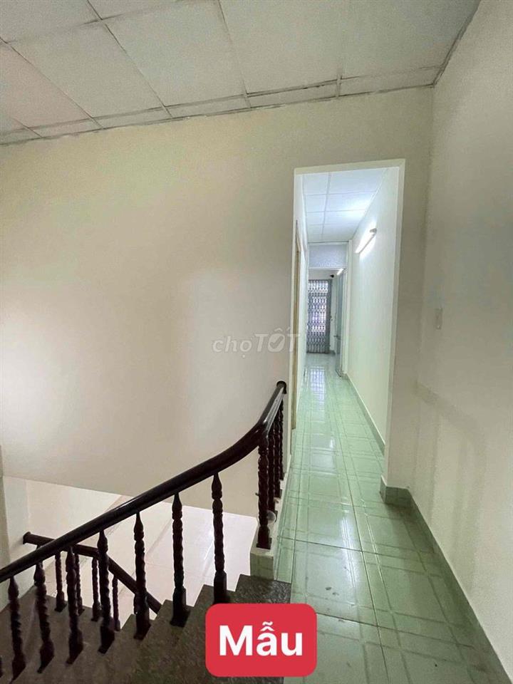 Nhà lầu 3 phòng KDC 586