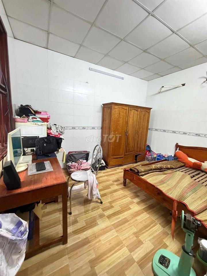 Nhà lầu mới đẹp 3 phòng KDC Long Thịnh