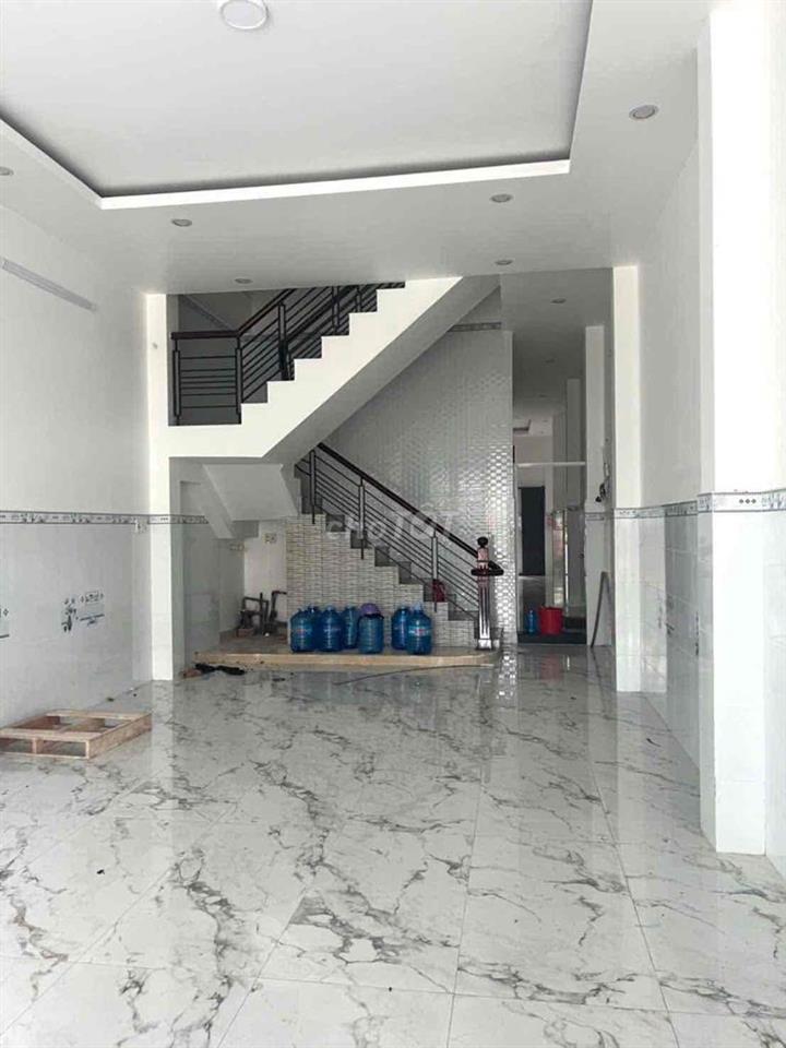 Nhà mới 3 lầu 10 phòng full máy lạnh KDC Diệu Hiền